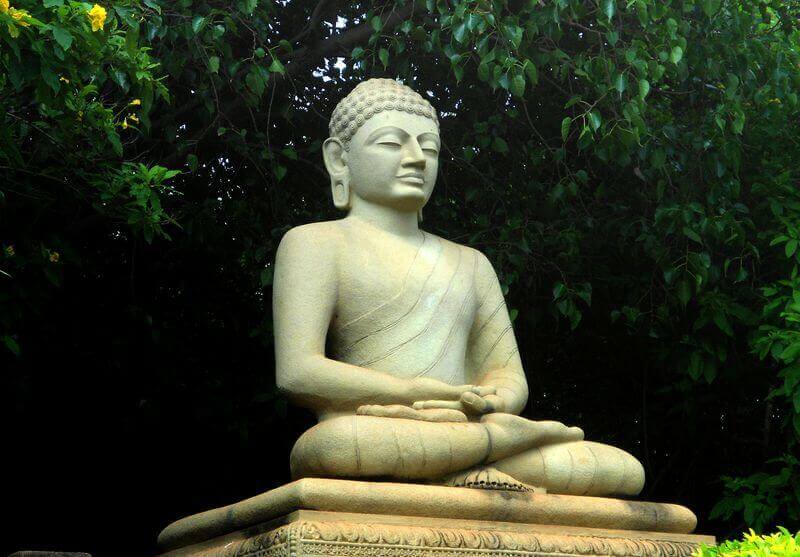 N. Aditya Madhav: Buddha-szobor a Thotlakonda Parkban, commons.wikimedia.org 