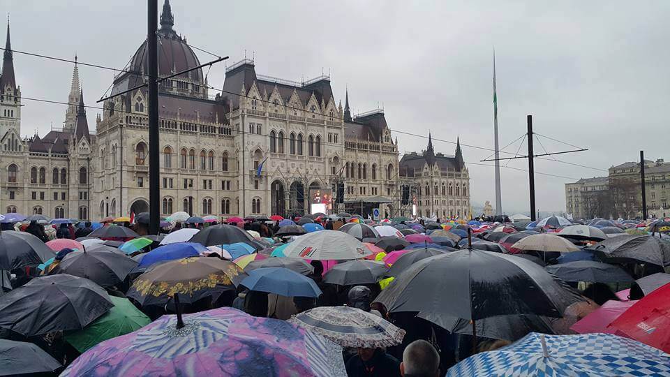 EGY MÁSIK MAGYARORSZÁG FELÉ