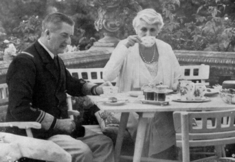 A HAZUGSÁG STRUKTÚRÁJA II.