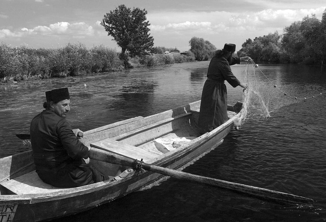 AZ ELKÖSZÖNŐ FOLYÓ 