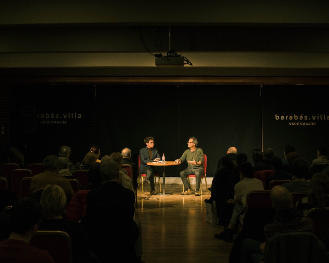 DEMOKRÁCIA KRONOSZ HASÁBAN