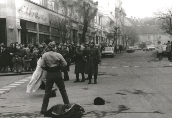 1989 – FORRADALOM A NÉGY FAL KÖZÖTT