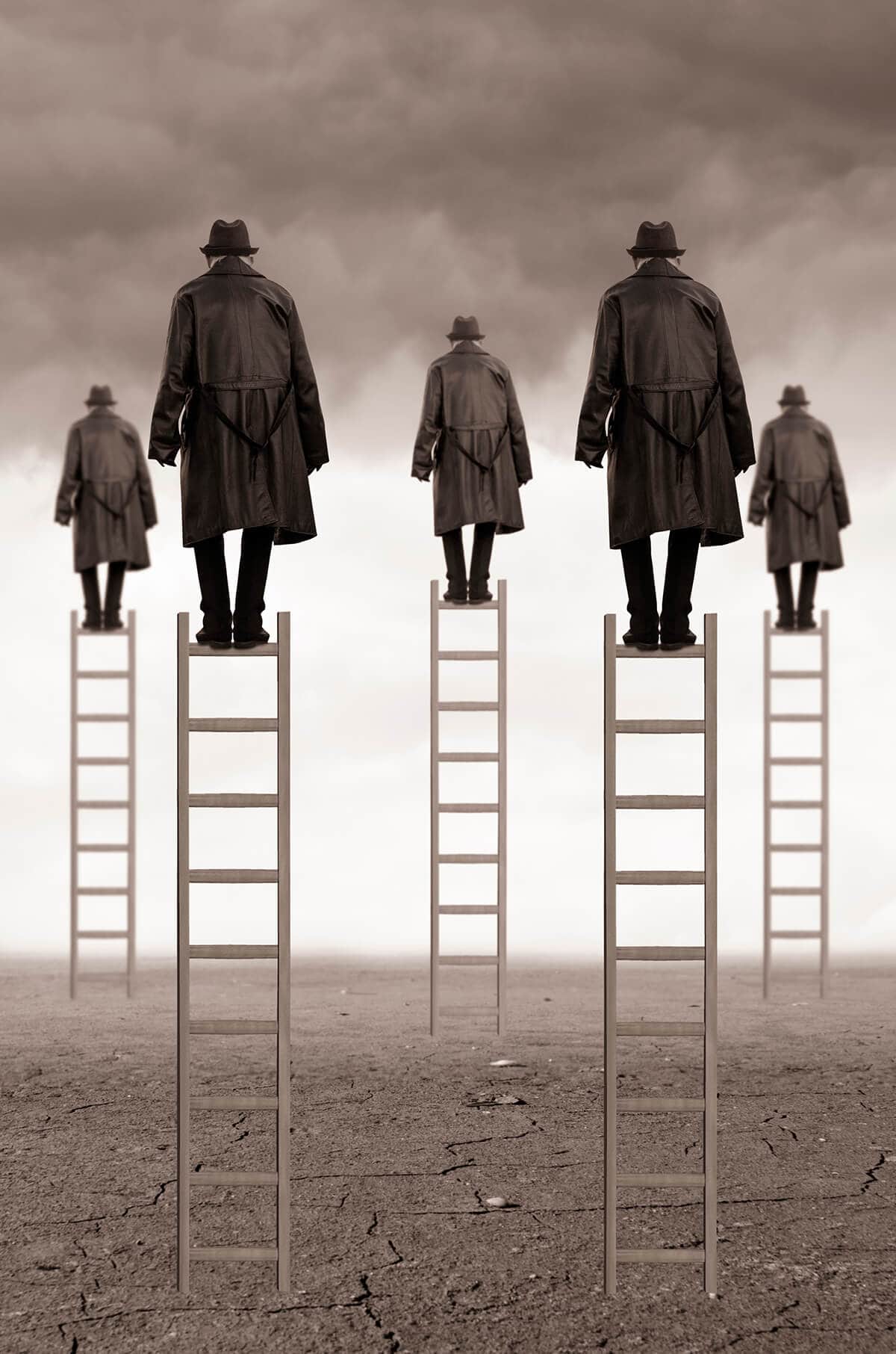 MINT EGY FEGYVER CSÖVE