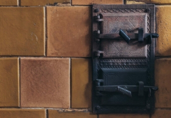 „INDULJUNK EL A KÁLYHÁTÓL”