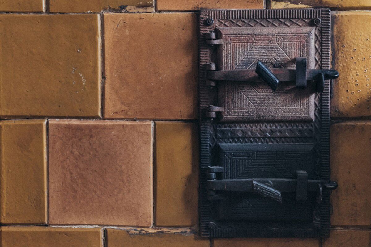 „INDULJUNK EL A KÁLYHÁTÓL”