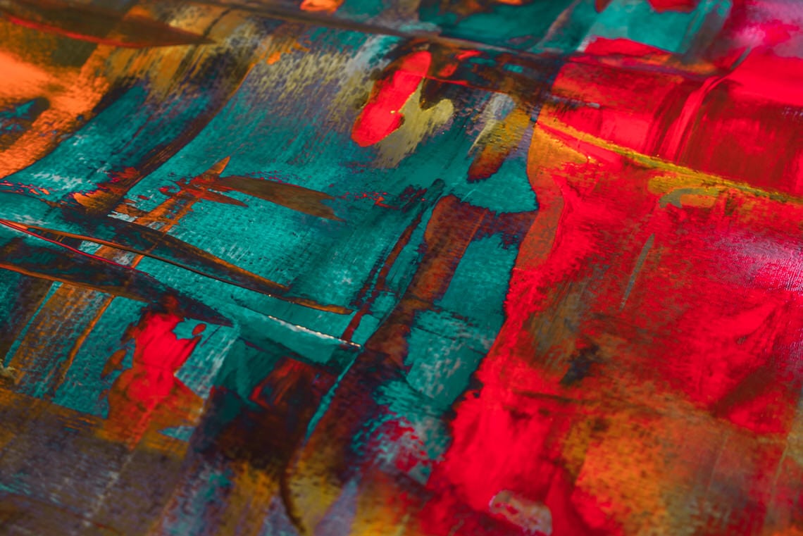 EGYENLETESEN LASSULÓ MOZGÁSSAL