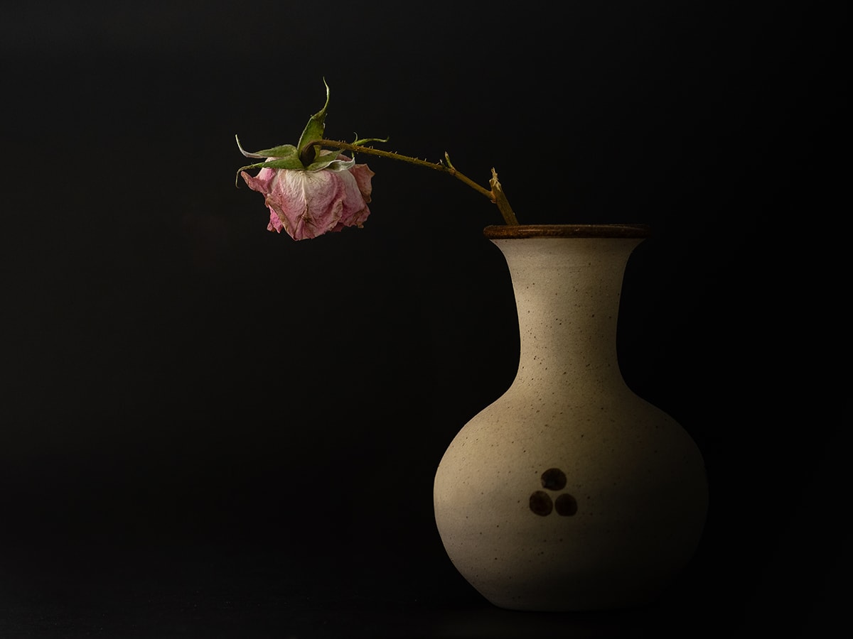 MEGHALNI TUDNI, GYÁSZOLNI MERNI