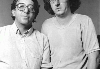 HALAS ISTVÁN FÉNYKÉPE 1985-BŐL: KORNIS MIHÁLY ÉS ESTERHÁZY PÉTER