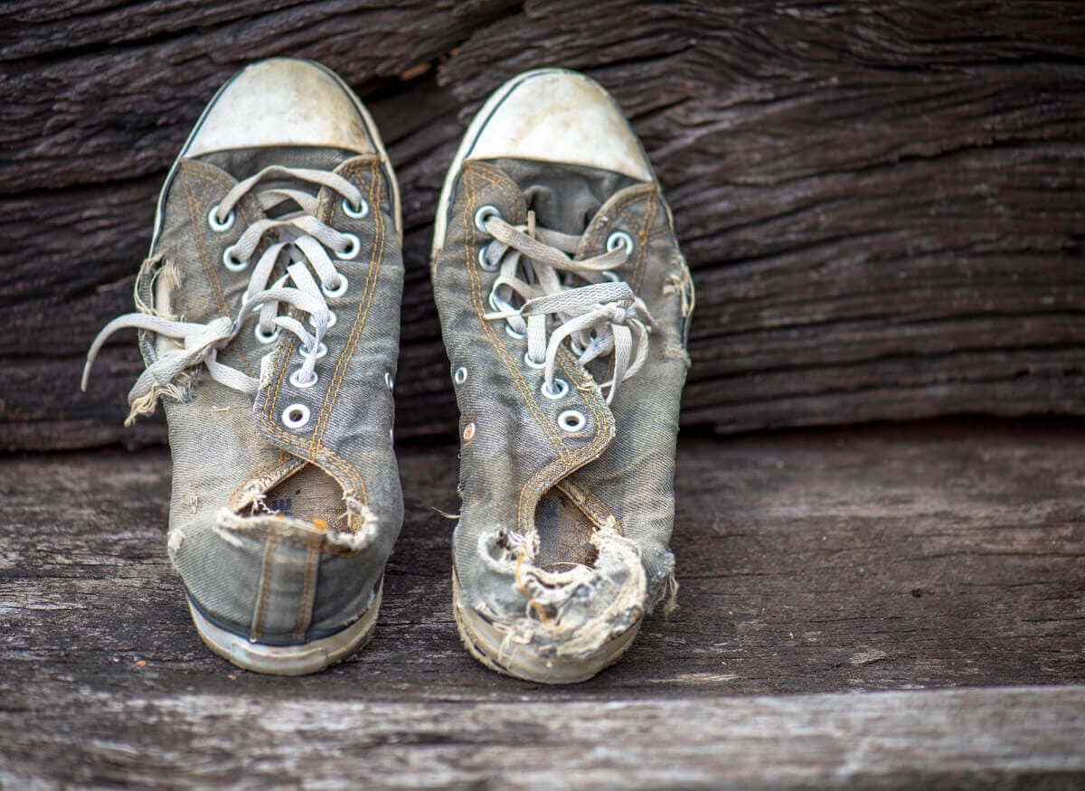 A FELBUKKANÓ EMBEREK