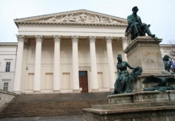 A MÚZEUMKERT ÉS SZOBRAI