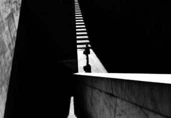 AZ ÁRNYÉK METAFIZIKÁJA