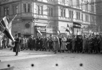 VÉGTELEN MENETOSZLOP