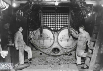 AZ ÁLLÓCSILLAG ÁRNYJÁTÉKA