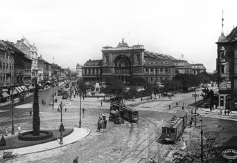 A REGÉNY S AZ ORSZÁG SZŐTTESE