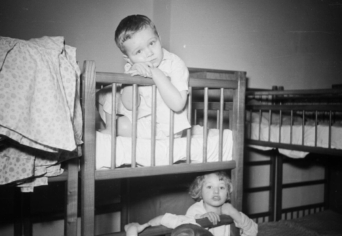 VANNAK AKIKET ÖRÖKKÉ VÁRUNK