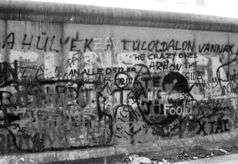 FÖLJEGYZÉSEK BERLINBŐL