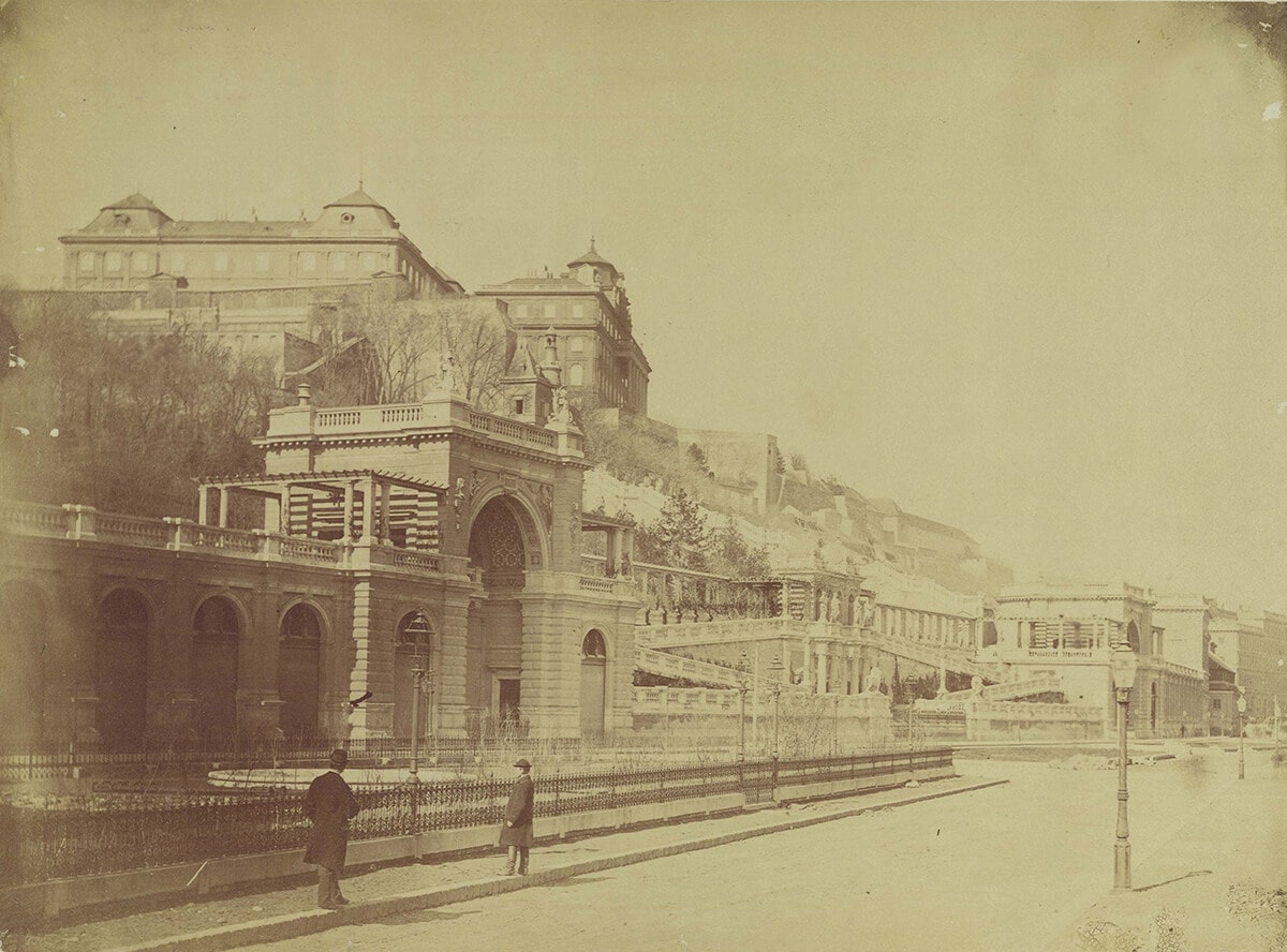 A RÁOMLÁS VIRÁGAI