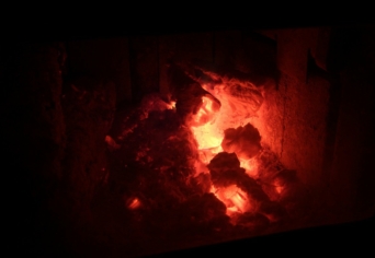 „… PARÁZS VAN OTT …”