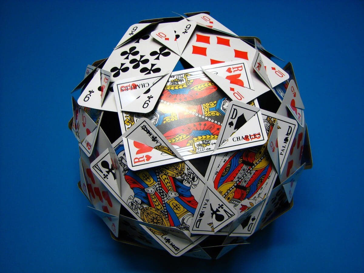 KÉSZEN A JÁTSZMÁRA