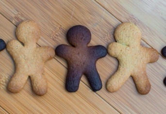 ELŐKÉSZÜLETEK EGY ÜNNEPSOROZATRA 