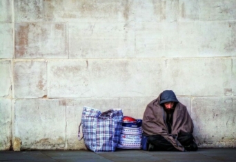 A HAJLÉKTALAN EMBER