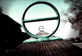 LIBIKÓKÁN A MŰVÉSZ MOZI ELŐTT