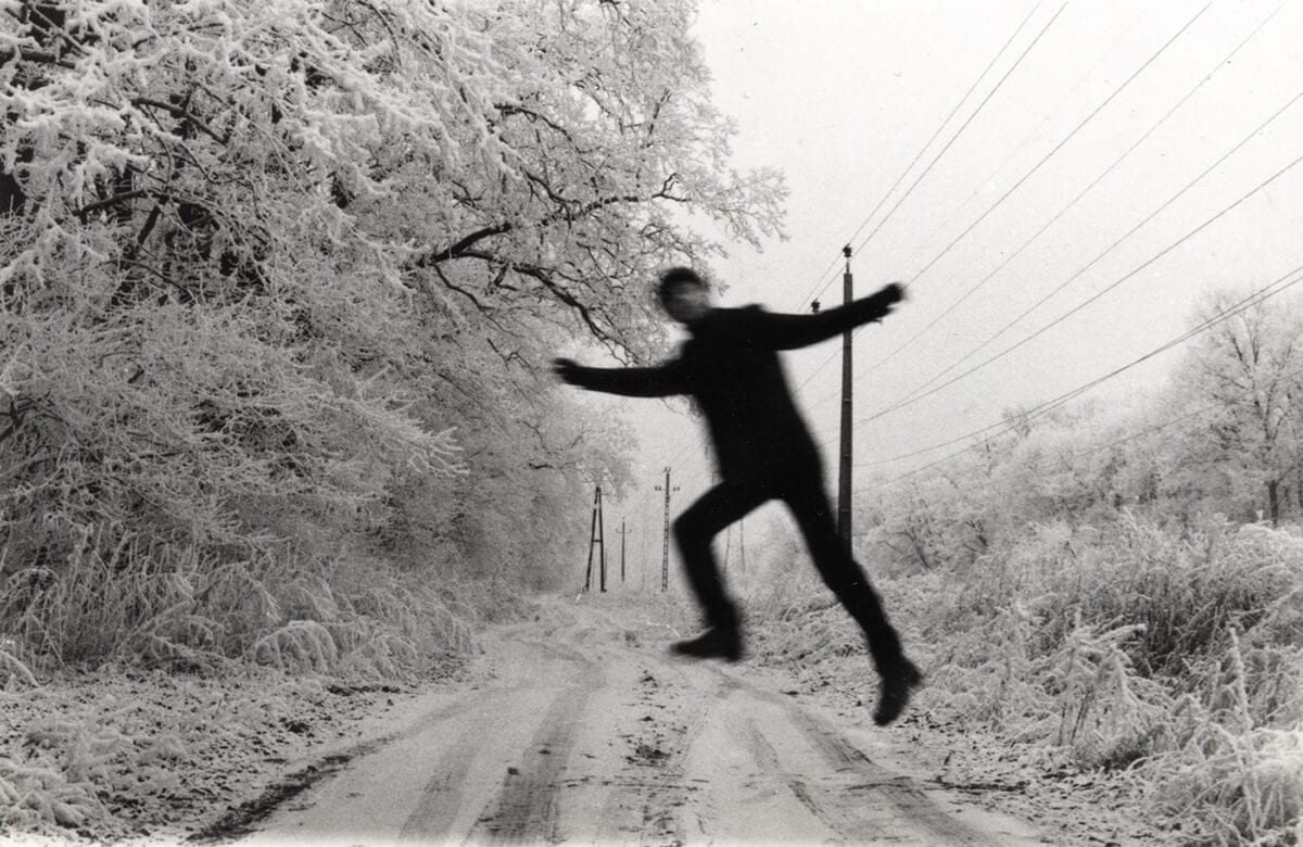 ÉG ÉS FÖLD KÖZÖTT