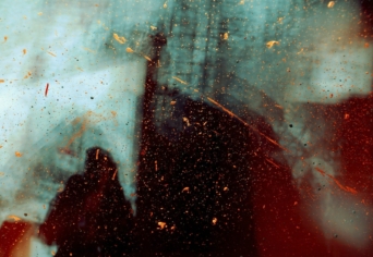 AZ ÉJSZÍNŰ VÉRT EGYSZERRE – IN EFFIGIE