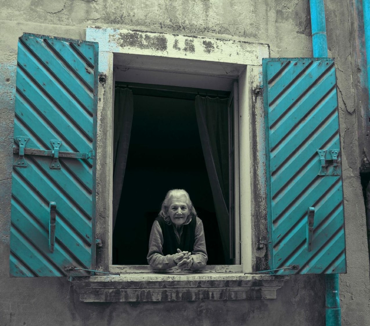 IDŐSEBB NAGYNÉNÉM