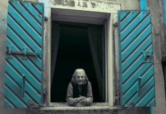 IDŐSEBB NAGYNÉNÉM