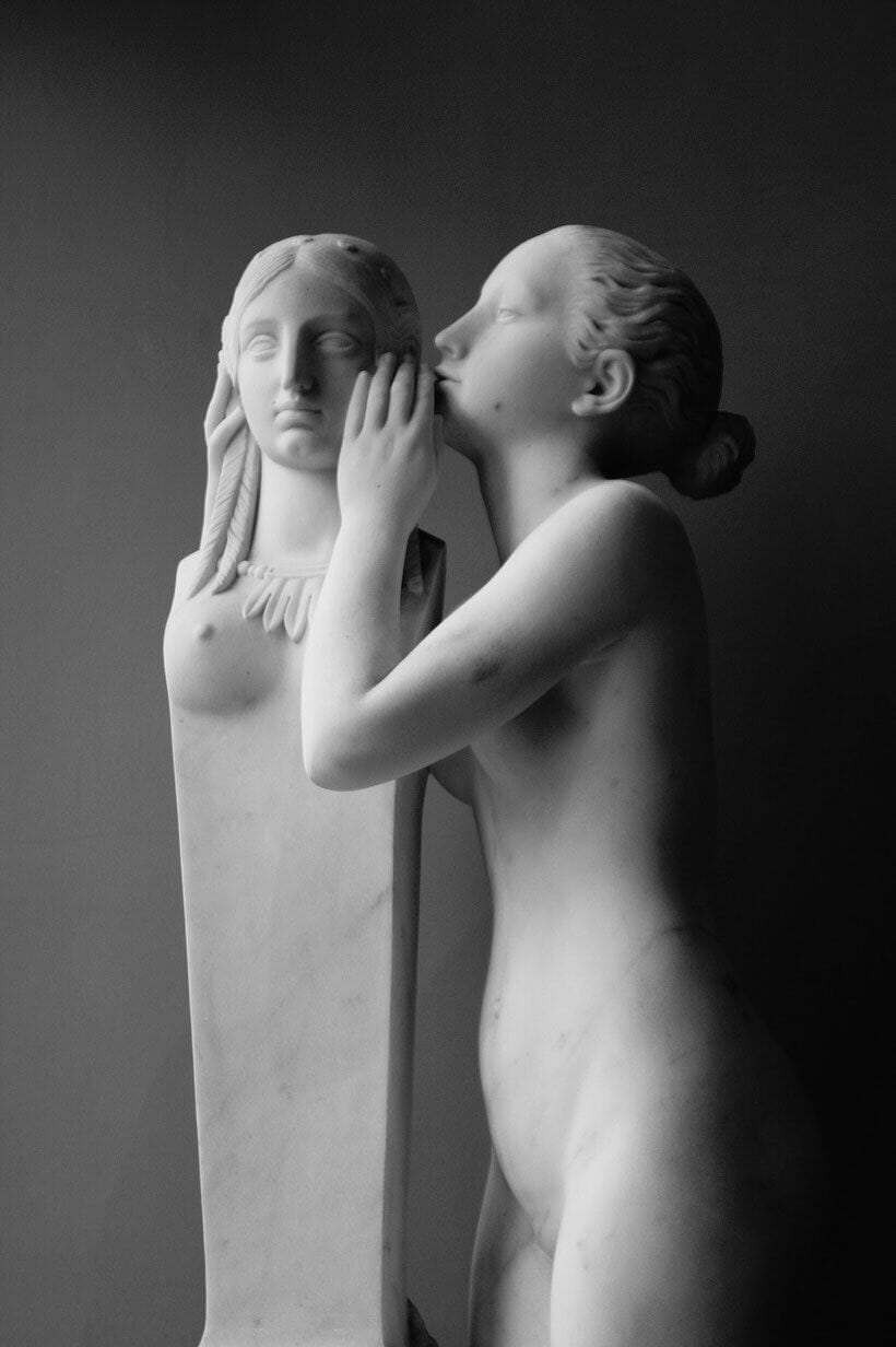 AKÁR KEZÉN A GIPSZET