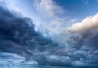 HANGZATOK: KÉSŐ DÉLUTÁN