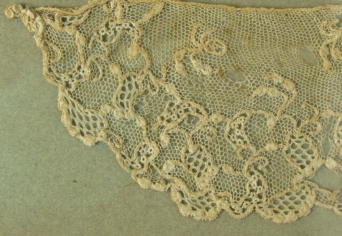 A VÉRES ARANYCSIPKE ZSOLTÁRA