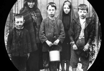 A „SZEGÉNYSÉG IRLANDBAN” ÉS A SZERKESZTŐI ÖNKÉNY