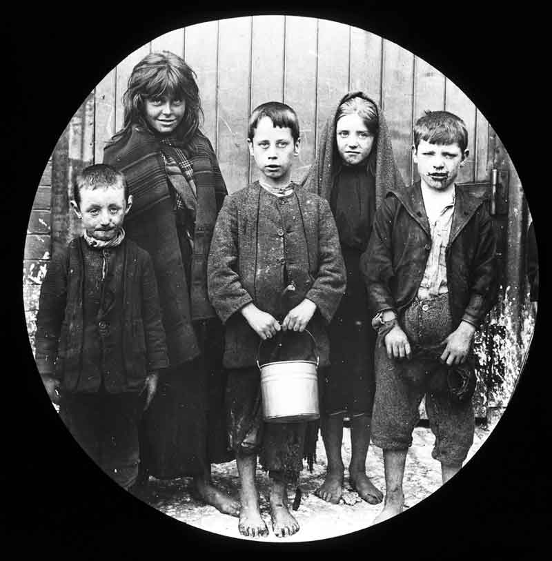 A „SZEGÉNYSÉG IRLANDBAN” ÉS A SZERKESZTŐI ÖNKÉNY