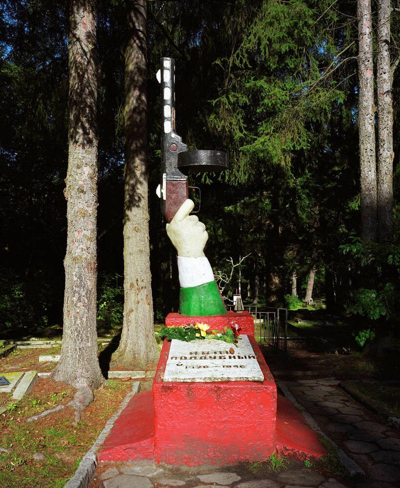 A TÖRTÉNELEM AZ ÉLET MÓKAMESTERE