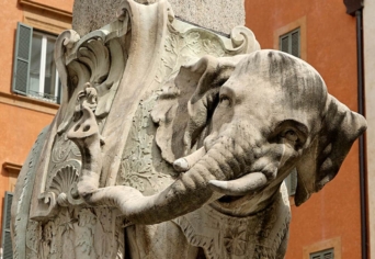 MEGKÉSETT LÁBJEGYZETEK