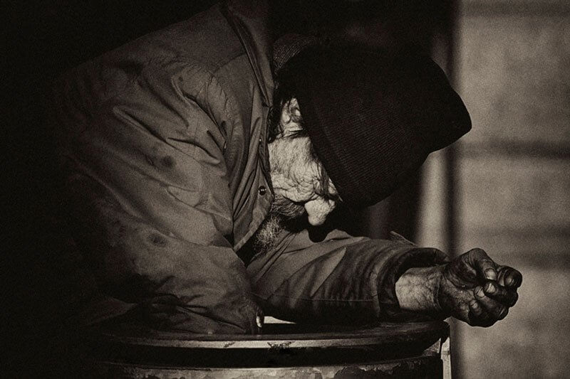 HÁROM MÉLTÓSÁGOS ÚR