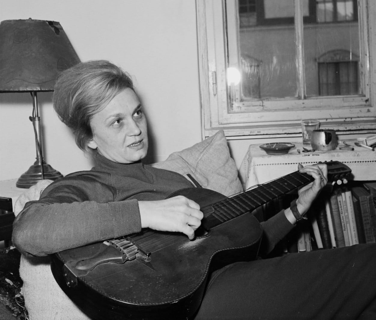 VILLAMOS-VÉGÁLLOMÁS 