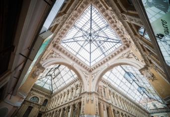 WALTER BENJAMIN PÁRIZSA: KRISTÁLYPALOTÁK ÉS PASSZÁZSOK