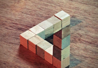 AJÁNLÓ – FAZAKAS ATTILA VERSÉRŐL