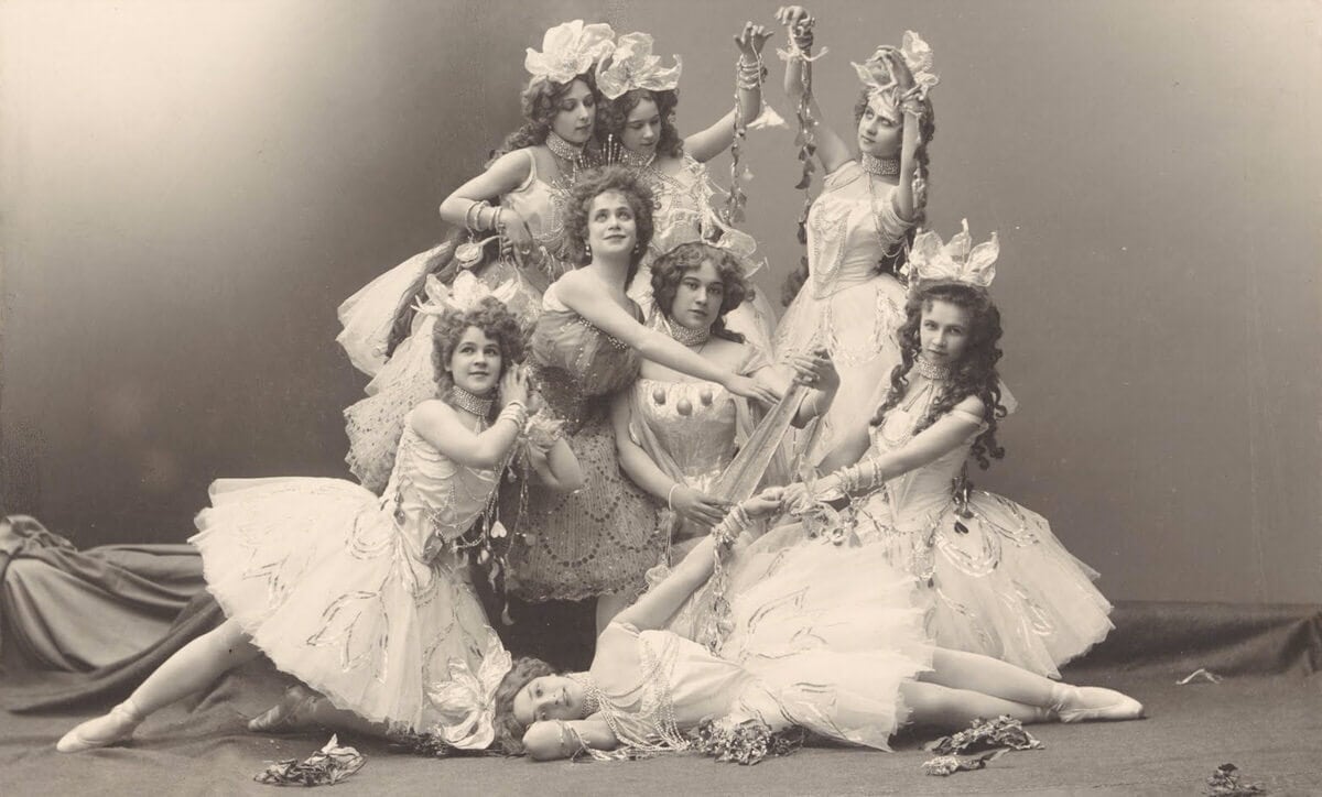 A RÉGI-ÚJ FÉNYTÖRÉS