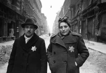 RÖGESZMÉK RABSÁGA