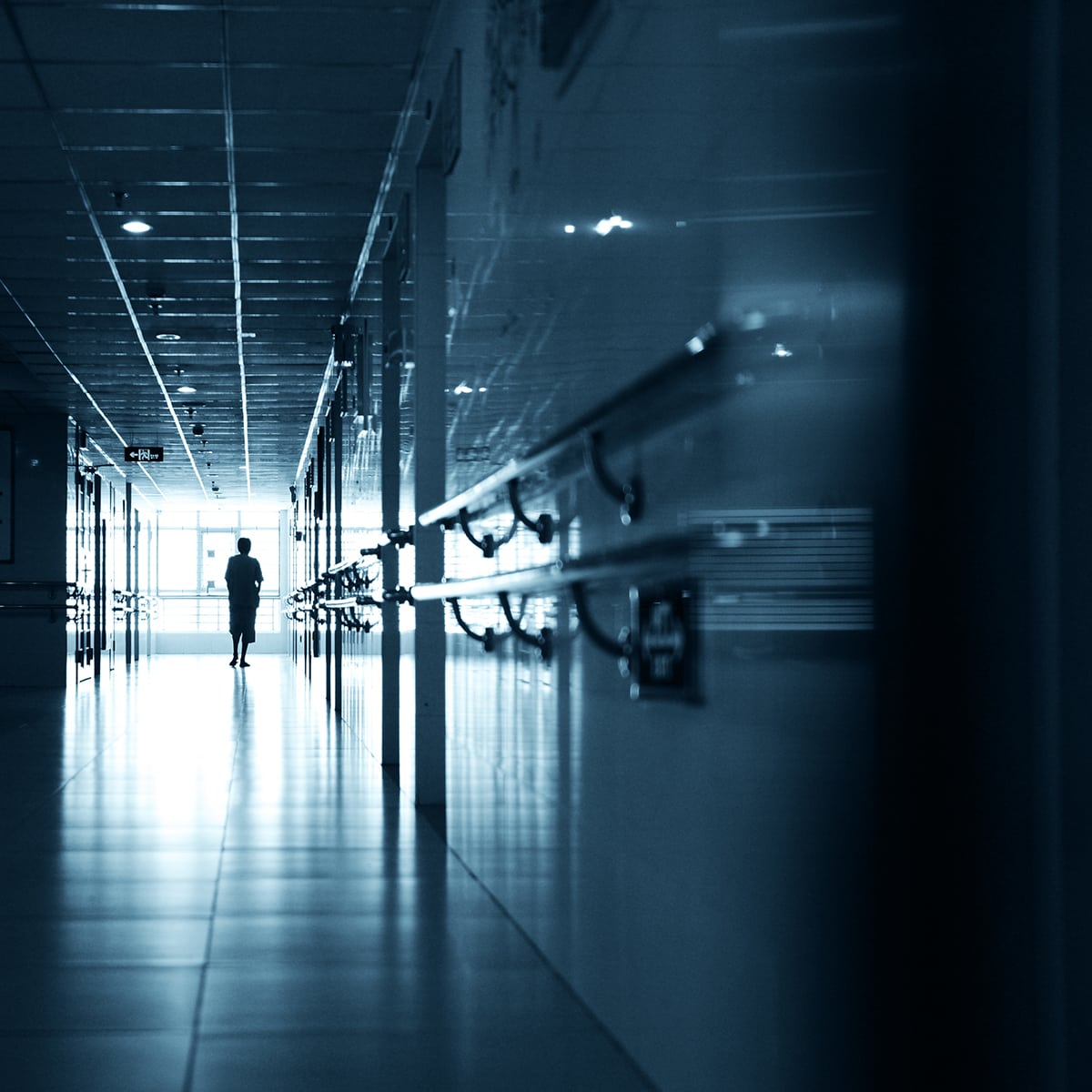 VAGY HITVÁNY ÁPOLÓ