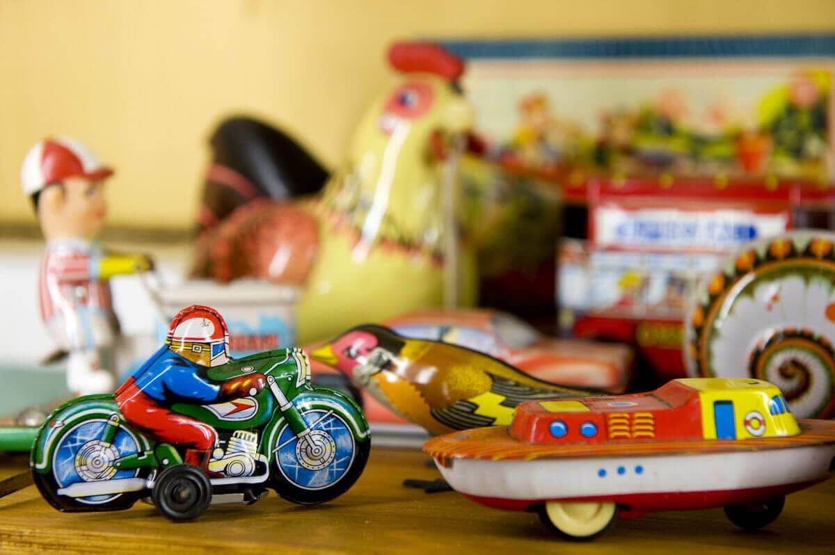 „JÁTSZANI IS ENGEDD”