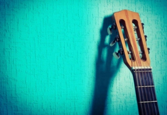 ELŐSZÖR VAGY MINDIG IS