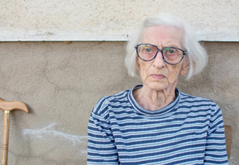 SÁRGÁSBARNA MOZAIKOK