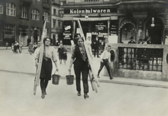 KINT ÉS BENT: LEAN ÉS REND