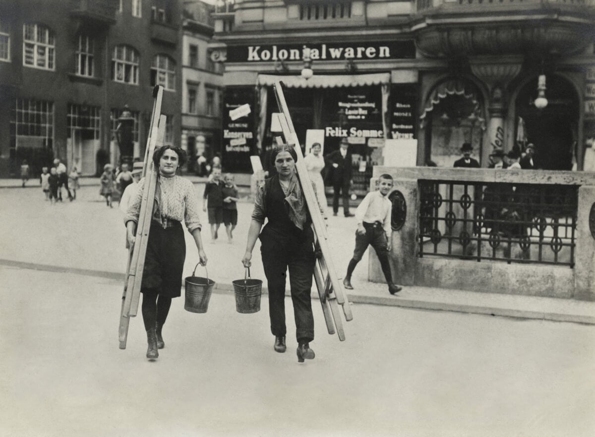 KINT ÉS BENT: LEAN ÉS REND