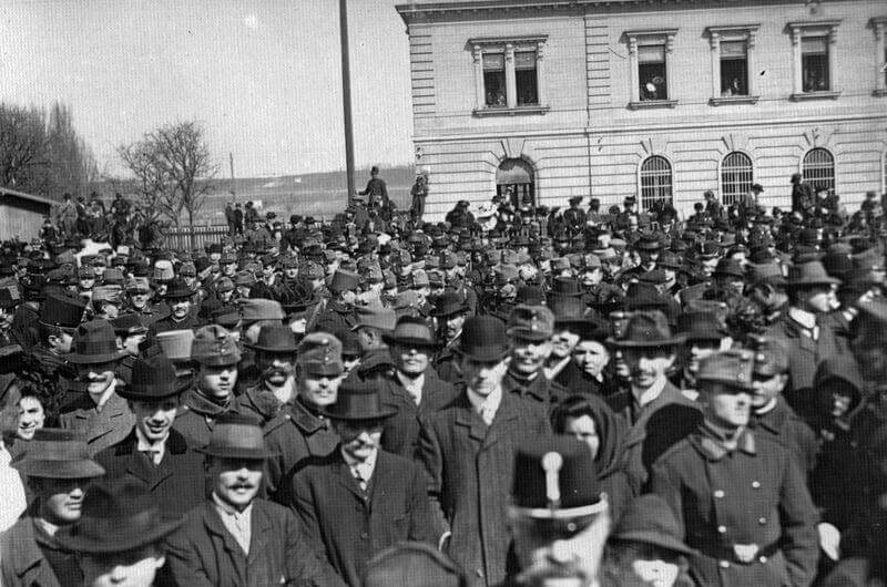 A HONI ROZSDA MEGFOGTA, MEGETTE